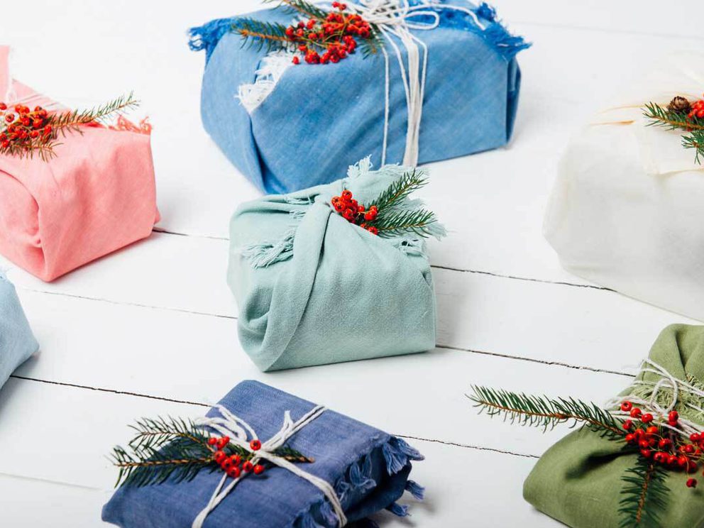 Sustainably wrapped christmas gifts